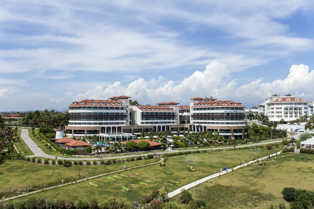 Alba Royal Hotel - Ultra All Inclusive - Adults Only 16+ — Hotel building in Side