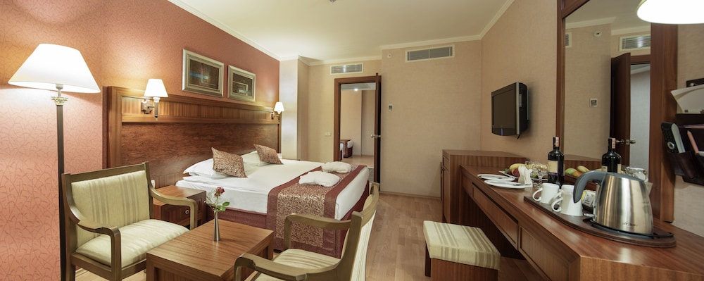Alba Royal Hotel - Ultra All Inclusive - Adults Only 16+ — Hotel rooms in Side