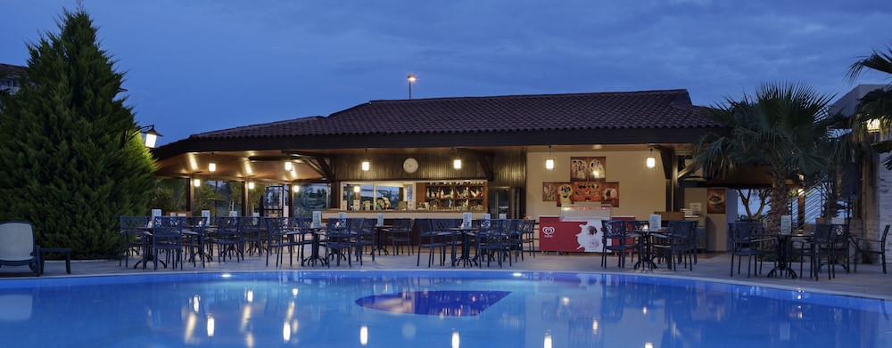 Alba Royal Hotel - Ultra All Inclusive - Adults Only 16+ — Restaurant & bars in Side