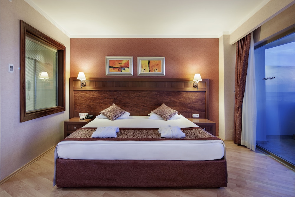 Alba Royal Hotel - Ultra All Inclusive - Adults Only 16+ — Hotel rooms in Side