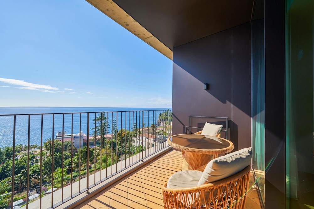 Savoy Palace - The Leading Hotels of the World - Savoy Signature — Hotel rooms in Funchal, Madeira