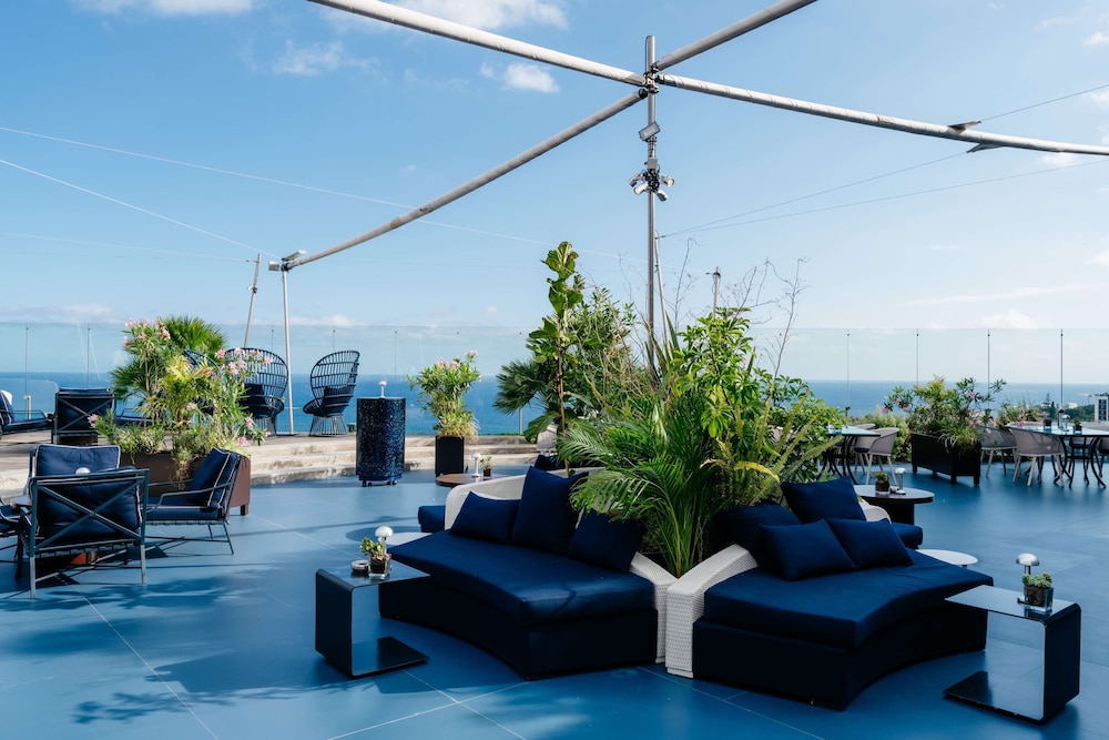 Savoy Palace - The Leading Hotels of the World - Savoy Signature — Restaurant & bars in Funchal, Madeira