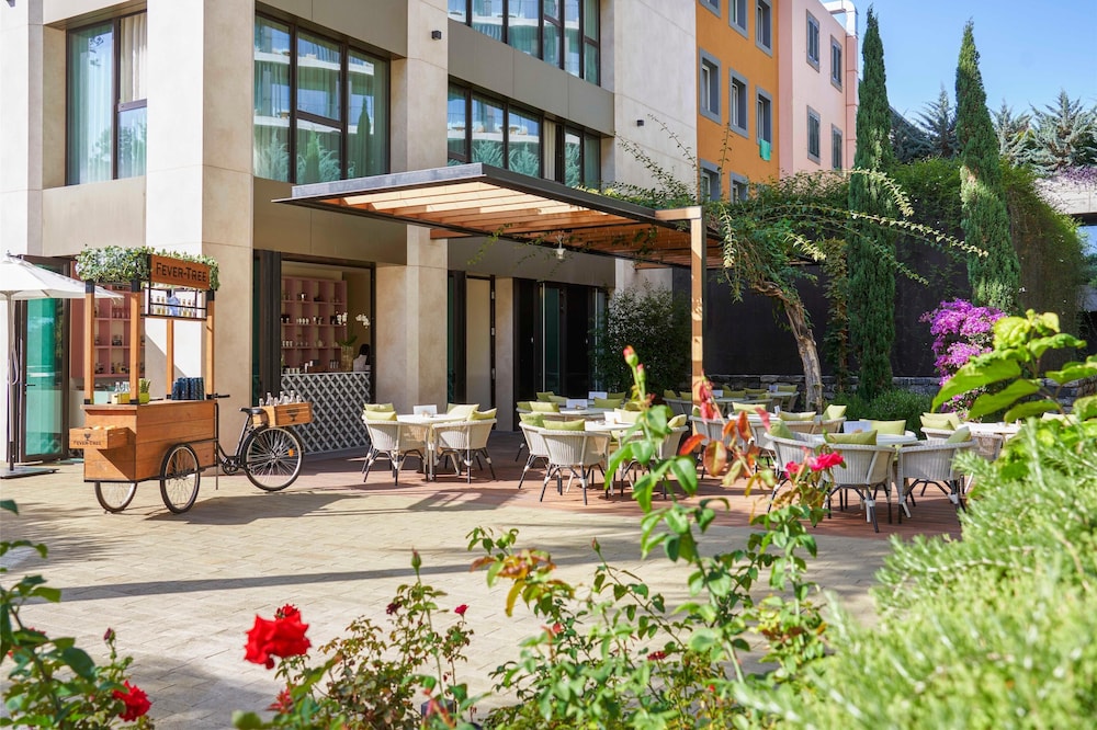 Savoy Palace - The Leading Hotels of the World - Savoy Signature — Restaurant & bars in Funchal, Madeira