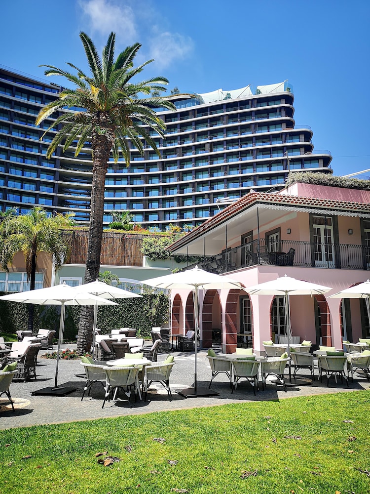 Savoy Palace - The Leading Hotels of the World - Savoy Signature — Restaurant & bars in Funchal, Madeira