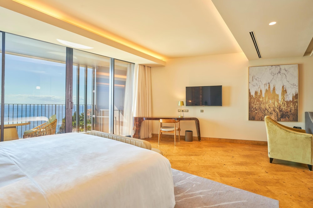 Savoy Palace - The Leading Hotels of the World - Savoy Signature — Hotel rooms in Funchal, Madeira