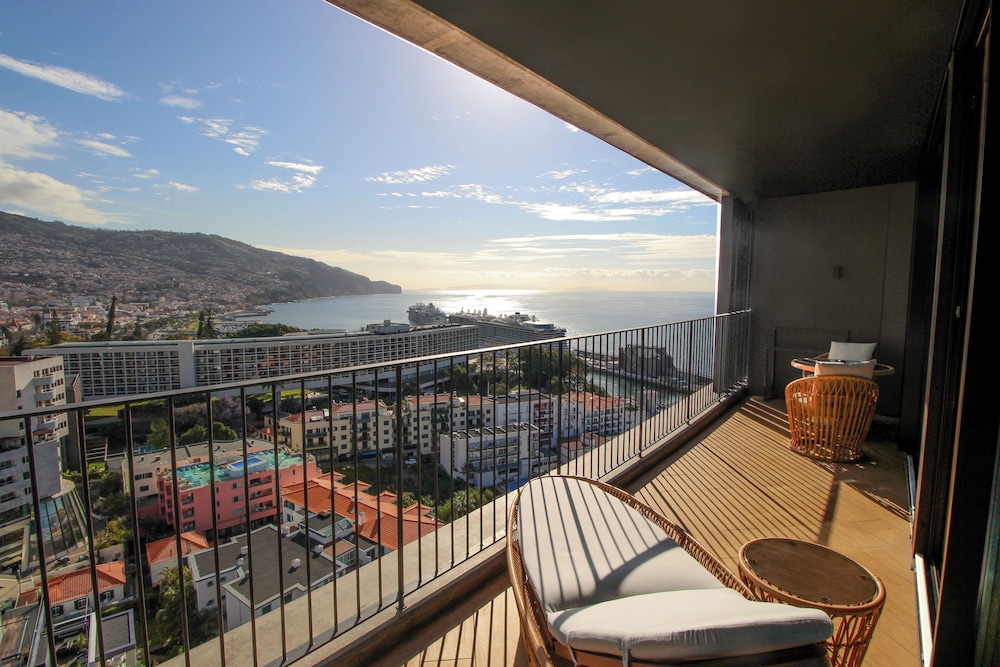 Savoy Palace - The Leading Hotels of the World - Savoy Signature — Hotel rooms in Funchal, Madeira