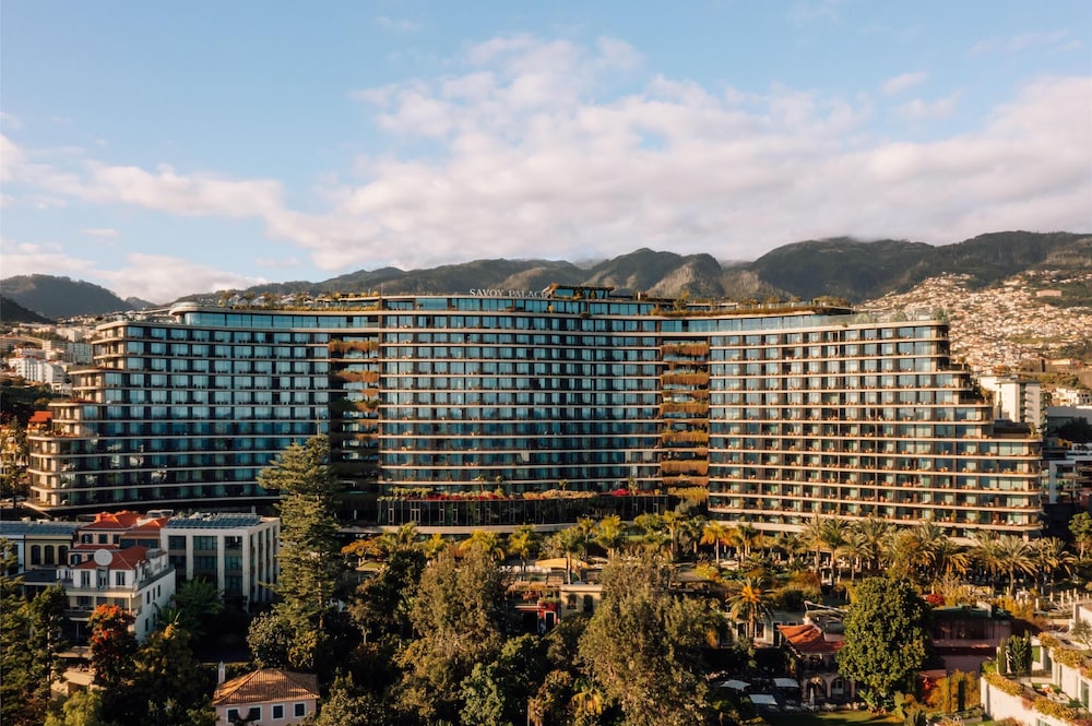 Savoy Palace - The Leading Hotels of the World - Savoy Signature — Hotel building in Funchal, Madeira