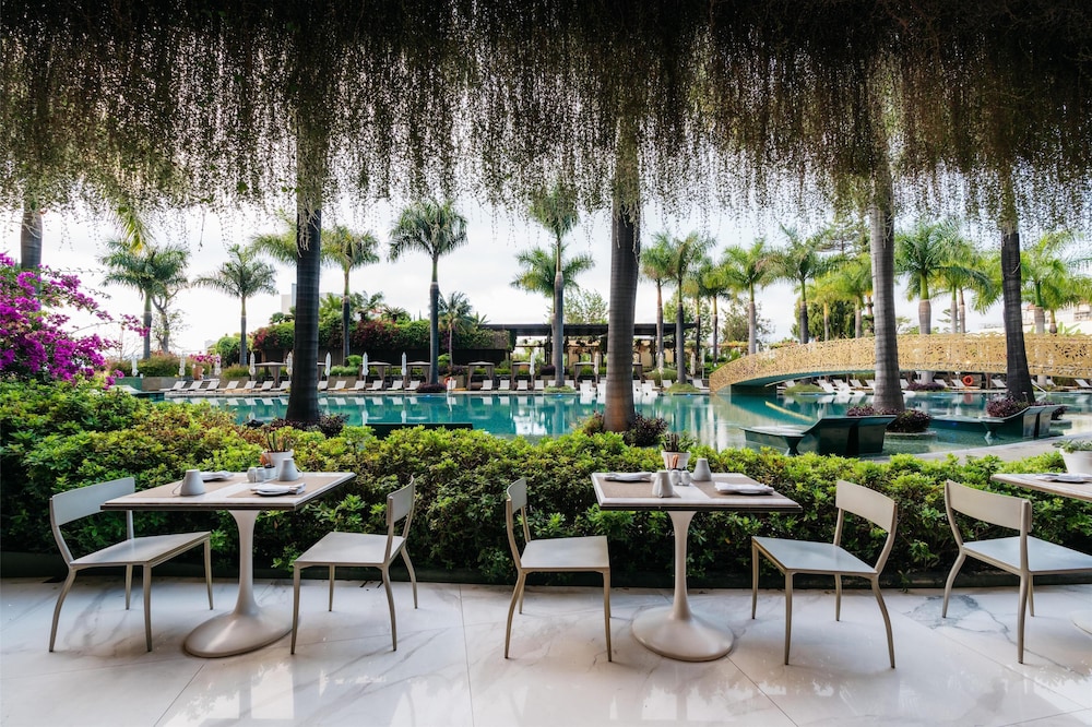 Savoy Palace - The Leading Hotels of the World - Savoy Signature — Restaurant & bars in Funchal, Madeira