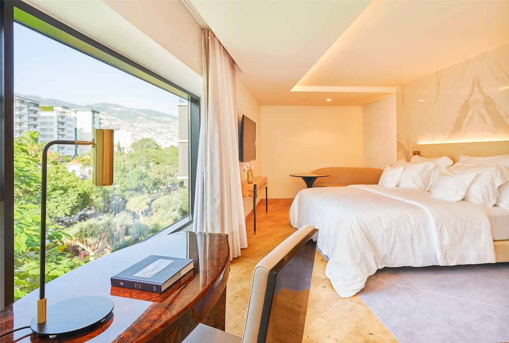 Savoy Palace - The Leading Hotels of the World - Savoy Signature — Hotel rooms in Funchal, Madeira