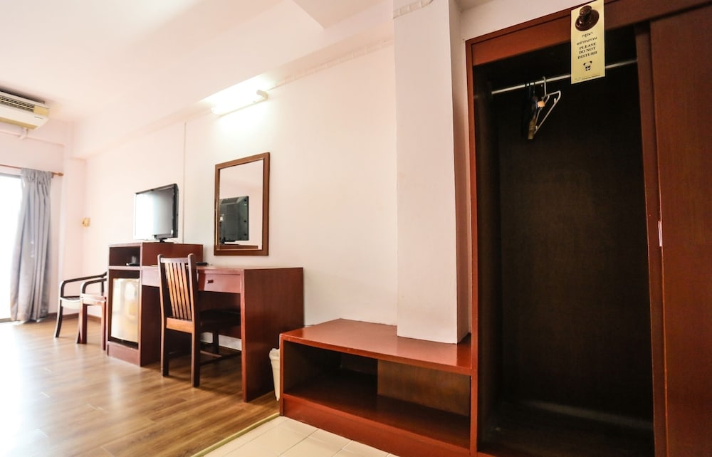 Wiangwalee Hotel — Hotel rooms in Rayong, Rayong