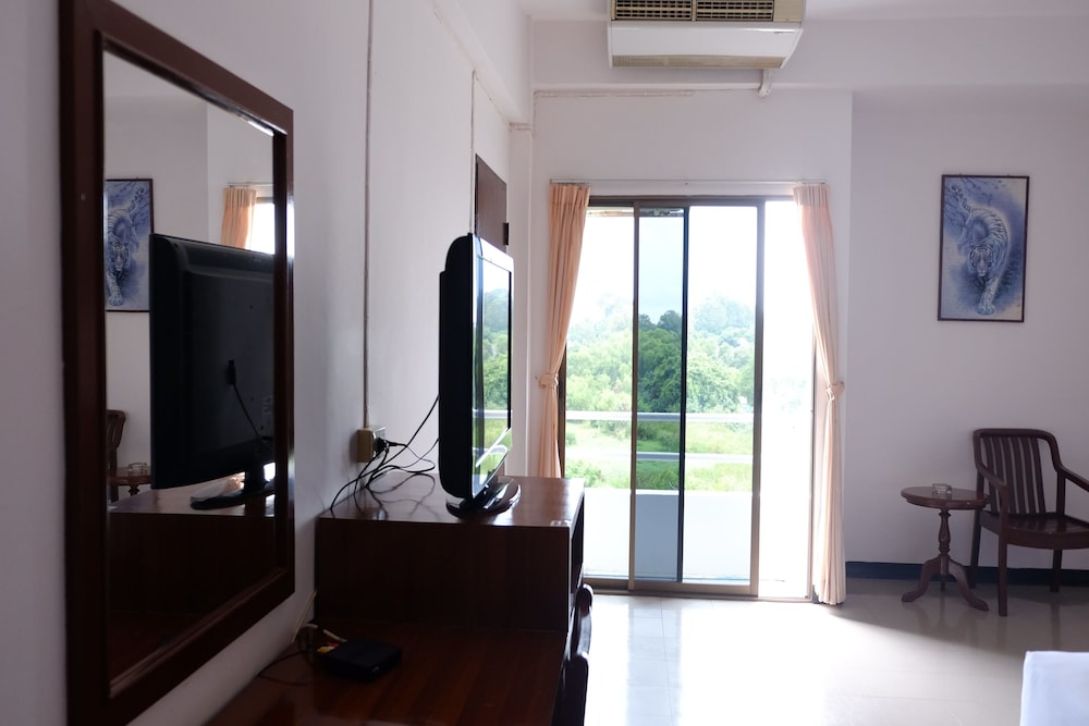 Wiangwalee Hotel — Hotel rooms in Rayong, Rayong