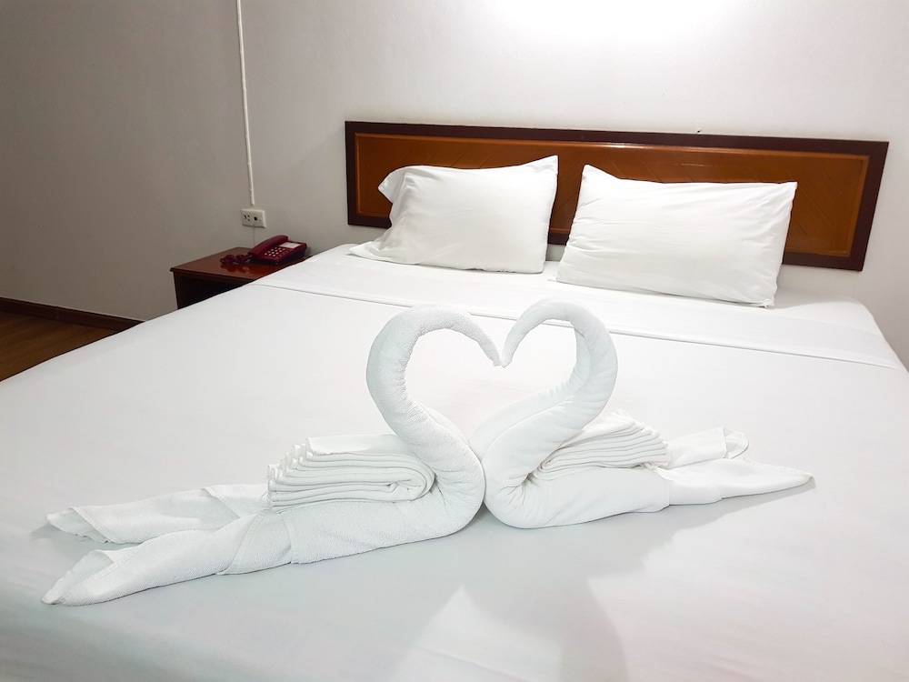 Wiangwalee Hotel — Hotel rooms in Rayong, Rayong