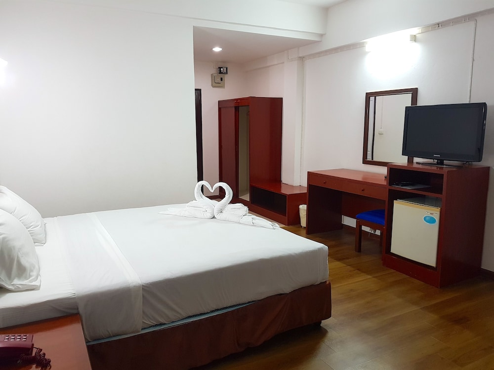 Wiangwalee Hotel — Hotel rooms in Rayong, Rayong