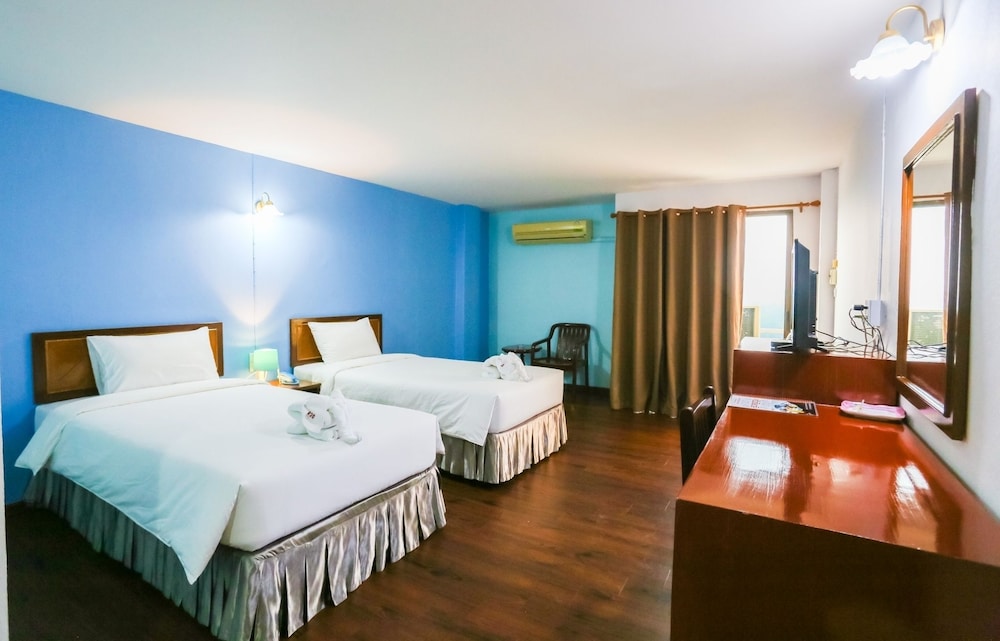 Wiangwalee Hotel — Hotel rooms in Rayong, Rayong