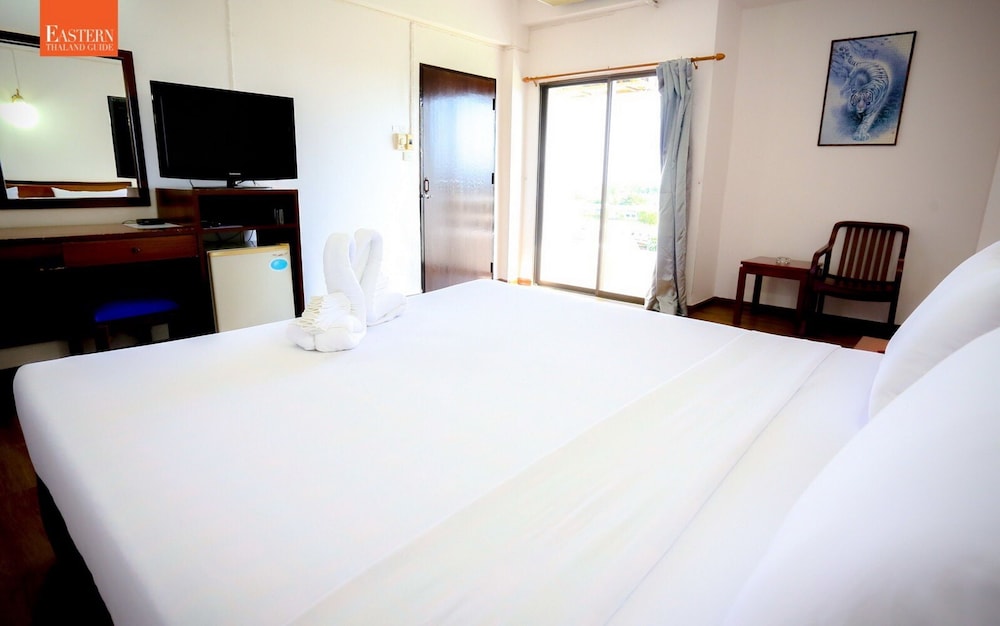Wiangwalee Hotel — Hotel rooms in Rayong, Rayong
