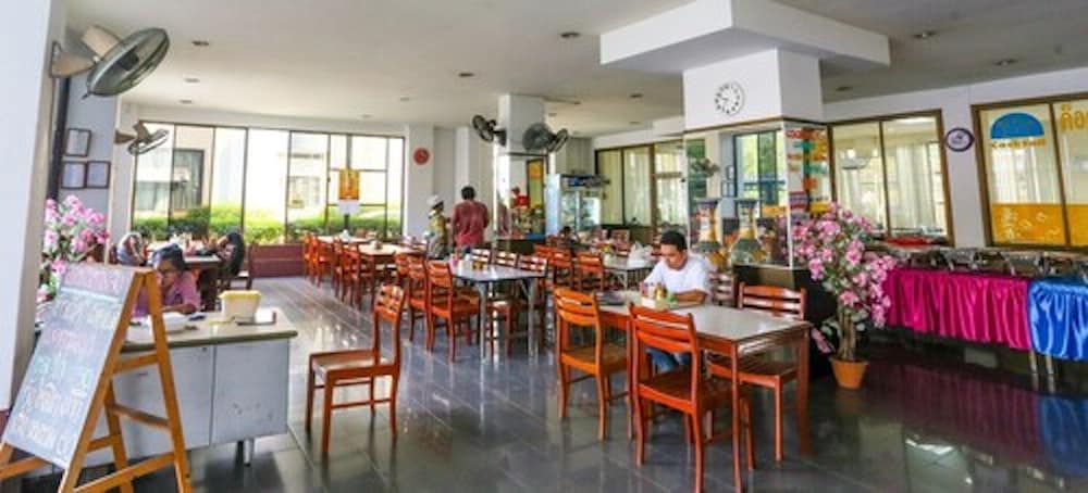 Wiangwalee Hotel — Restaurant & bars in Rayong, Rayong