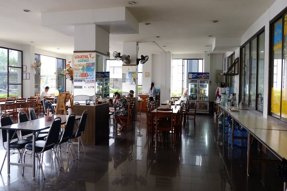 Wiangwalee Hotel — Restaurant & bars in Rayong, Rayong