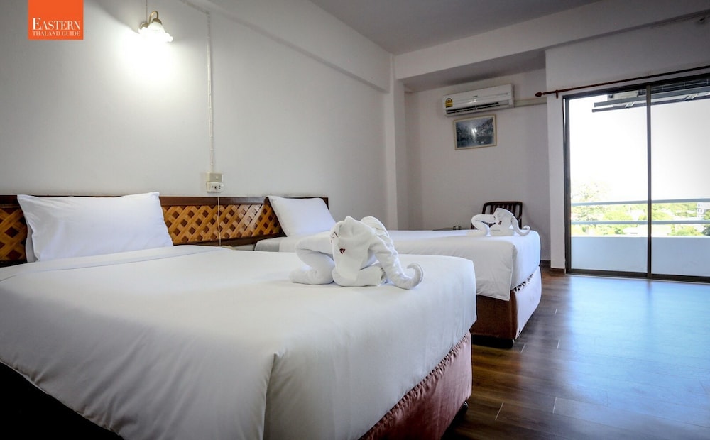 Wiangwalee Hotel — Hotel rooms in Rayong, Rayong
