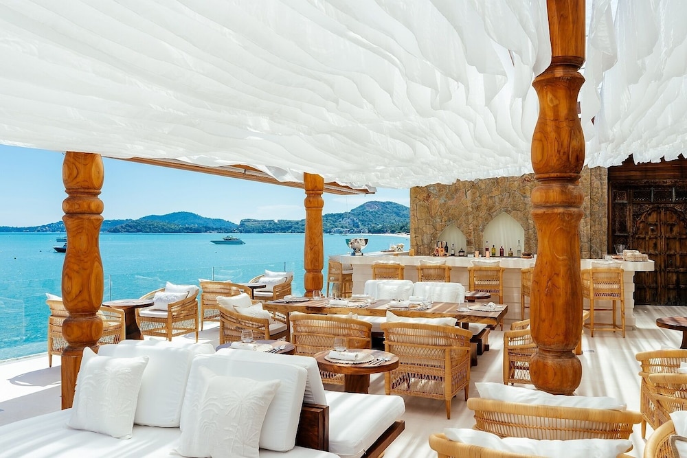 Zazen Boutique Resort & Spa — Restaurant & bars in Mae Nam, Surat Thani