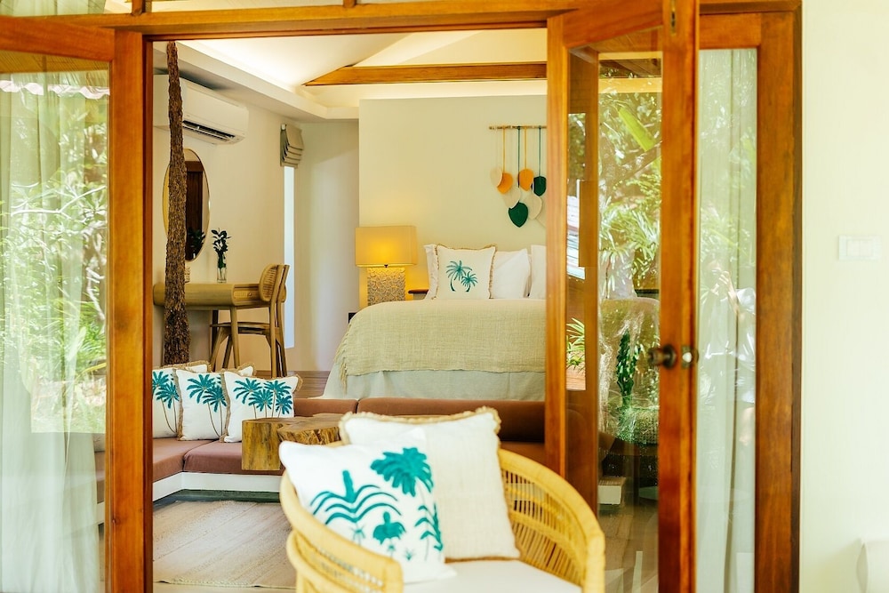 Zazen Boutique Resort & Spa — Hotel rooms in Mae Nam, Surat Thani
