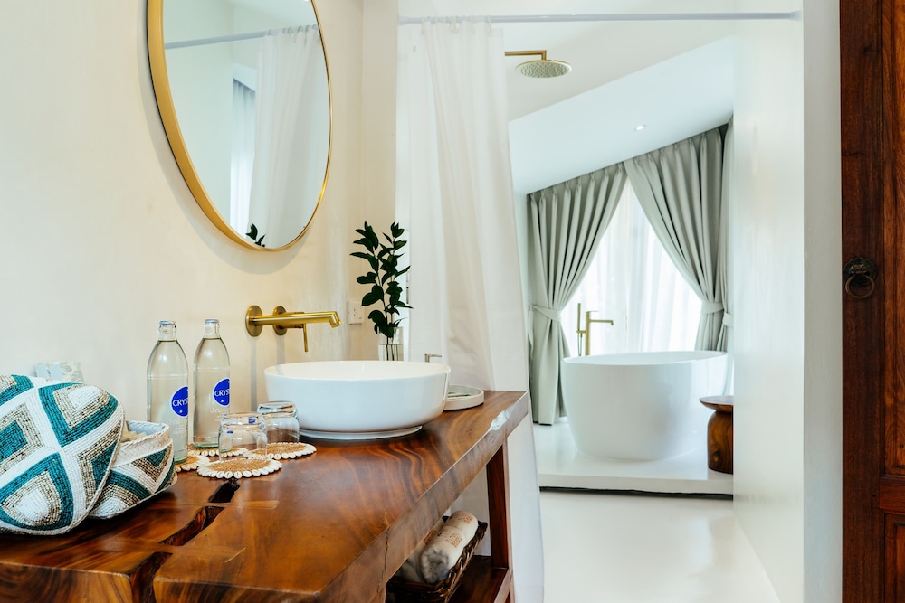 Zazen Boutique Resort & Spa — Hotel rooms in Mae Nam, Surat Thani