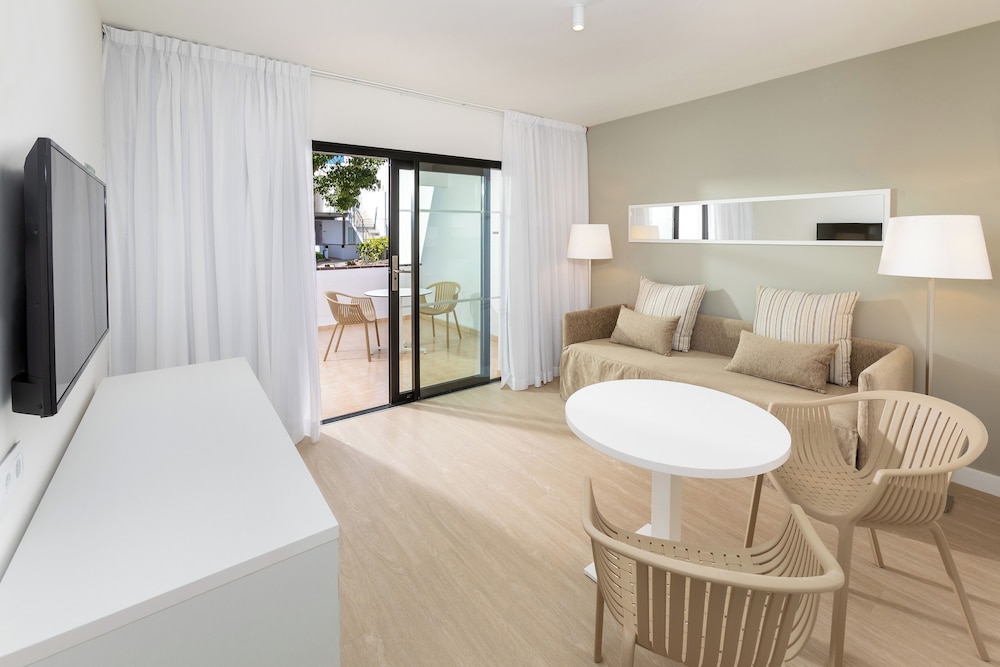 Sol Fuerteventura Jandia - All Suites — Hotel rooms in Esquinzo, Canary Islands