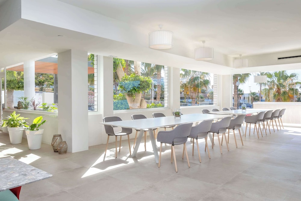 Sol Fuerteventura Jandia - All Suites — Restaurant & bars in Esquinzo, Canary Islands
