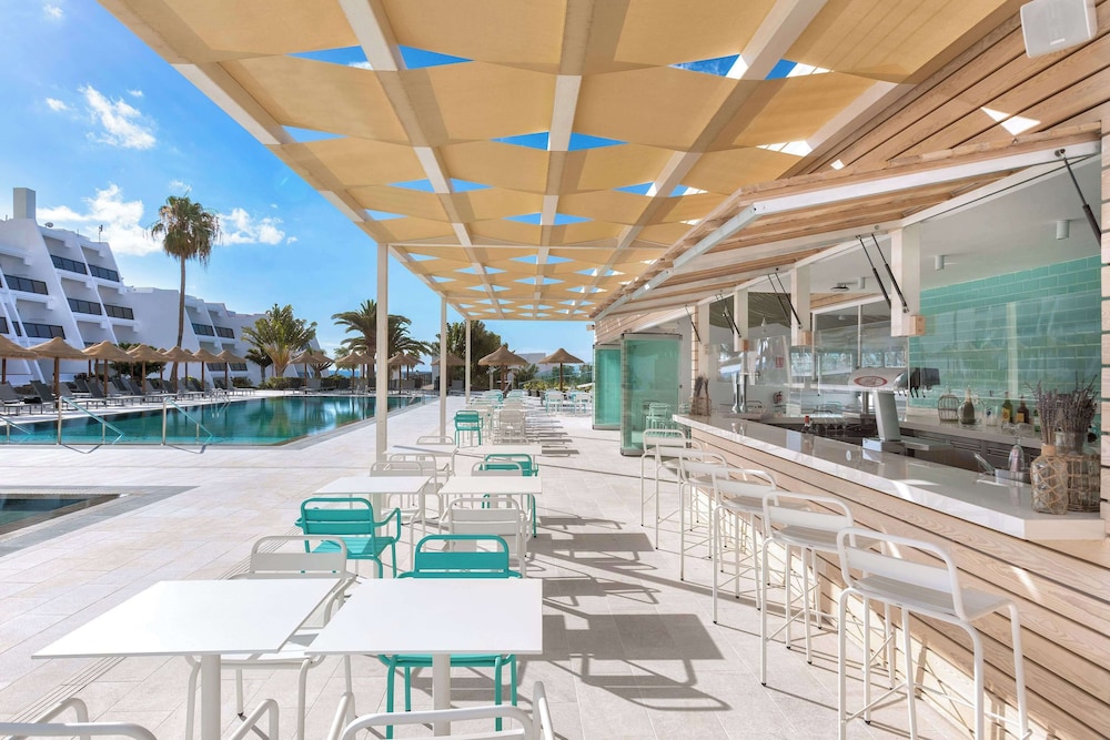 Sol Fuerteventura Jandia - All Suites — Restaurant & bars in Esquinzo, Canary Islands
