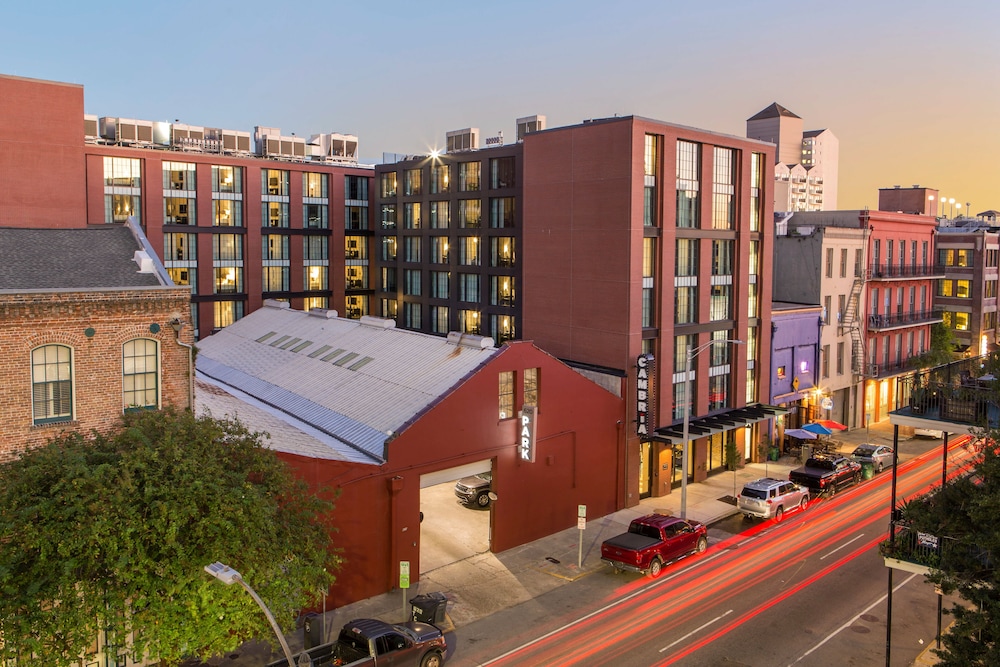 Cambria Hotel New Orleans Downtown Warehouse District — Hotel building in New Orleans, Louisiana