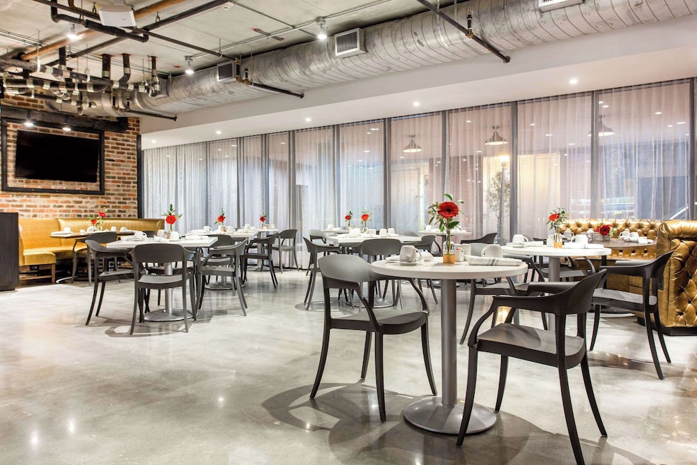 Cambria Hotel New Orleans Downtown Warehouse District — Restaurant & bars in New Orleans, Louisiana