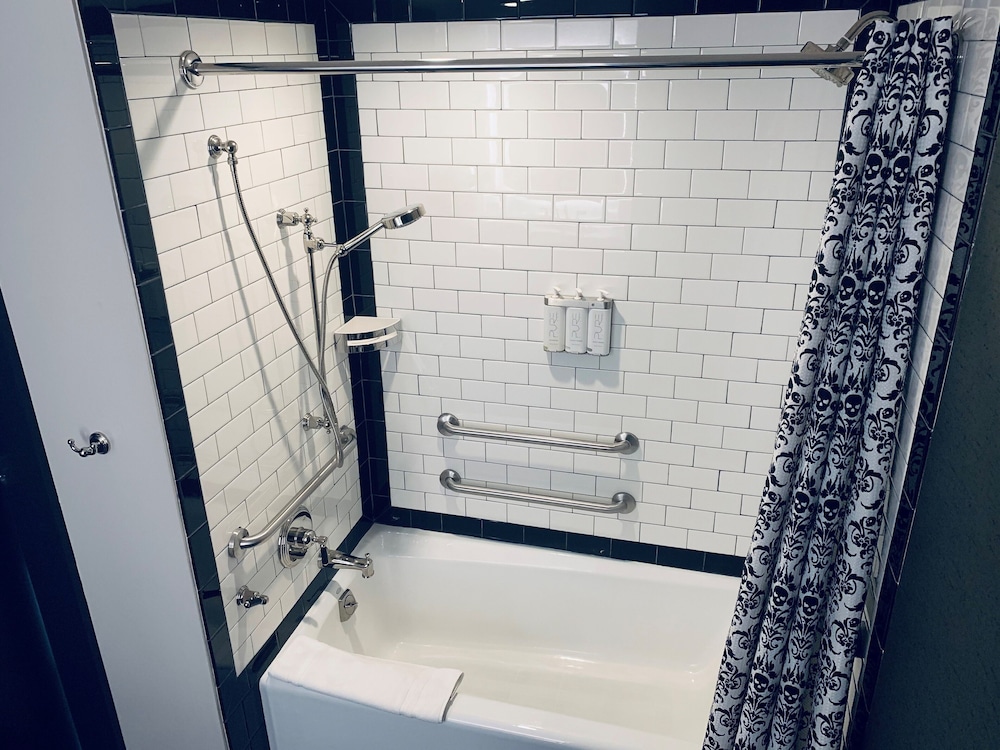 Cambria Hotel New Orleans Downtown Warehouse District — Hotel rooms in New Orleans, Louisiana