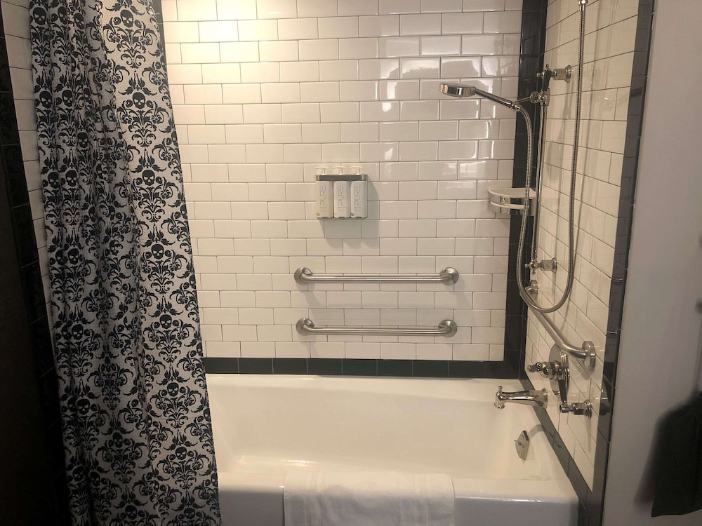 Cambria Hotel New Orleans Downtown Warehouse District — Hotel rooms in New Orleans, Louisiana