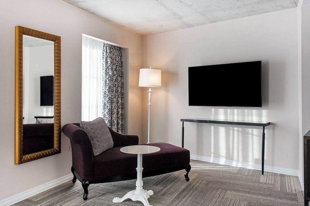 Cambria Hotel New Orleans Downtown Warehouse District — Hotel rooms in New Orleans, Louisiana