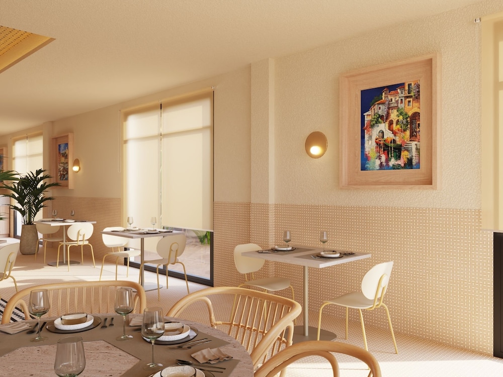 Bahia Principe Explore Costa Adeje - Hyatt Inclusive Collection - Totally Refurbished in 2026 — Restaurant & bars in Playa Paraiso, Canary Islands