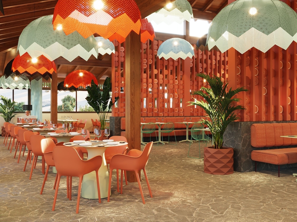 Bahia Principe Explore Costa Adeje - Hyatt Inclusive Collection - Totally Refurbished in 2026 — Restaurant & bars in Playa Paraiso, Canary Islands