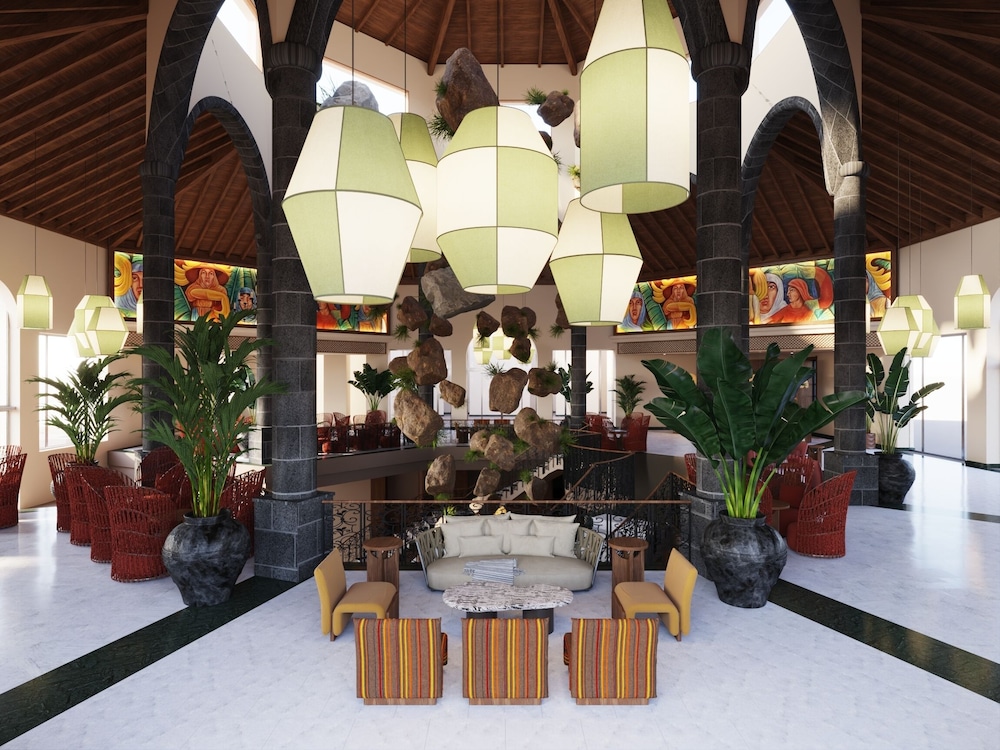 Bahia Principe Explore Costa Adeje - Hyatt Inclusive Collection - Totally Refurbished in 2026 — Restaurant & bars in Playa Paraiso, Canary Islands
