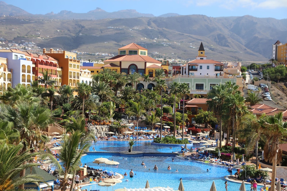 Bahia Principe Explore Costa Adeje - Hyatt Inclusive Collection - Totally Refurbished in 2026 — Swimming pool in Playa Paraiso, Canary Islands