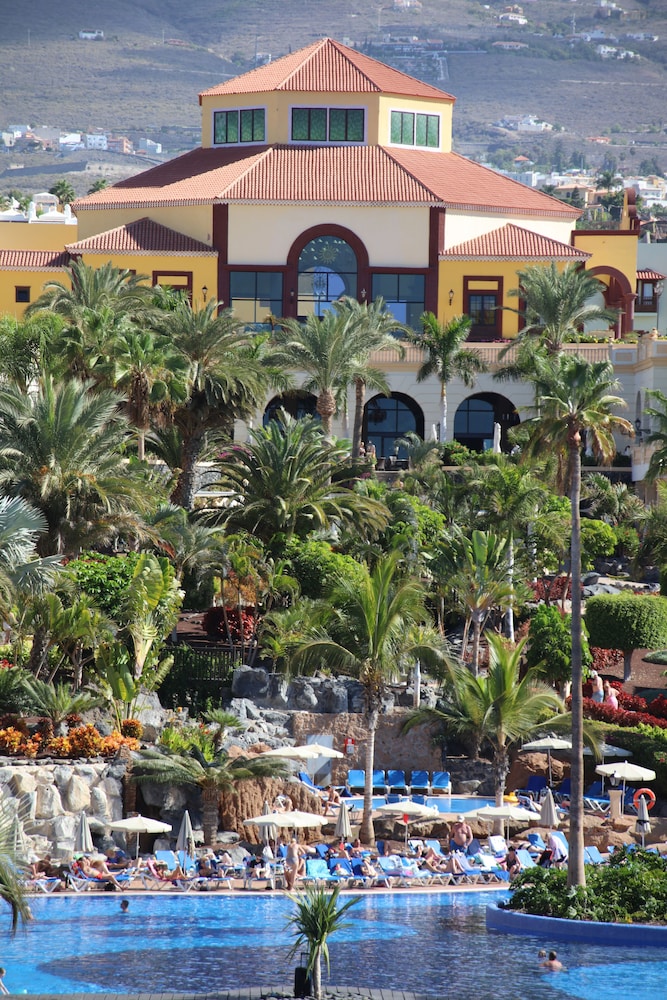 Bahia Principe Explore Costa Adeje - Hyatt Inclusive Collection - Totally Refurbished in 2026 — Hotel building in Playa Paraiso, Canary Islands