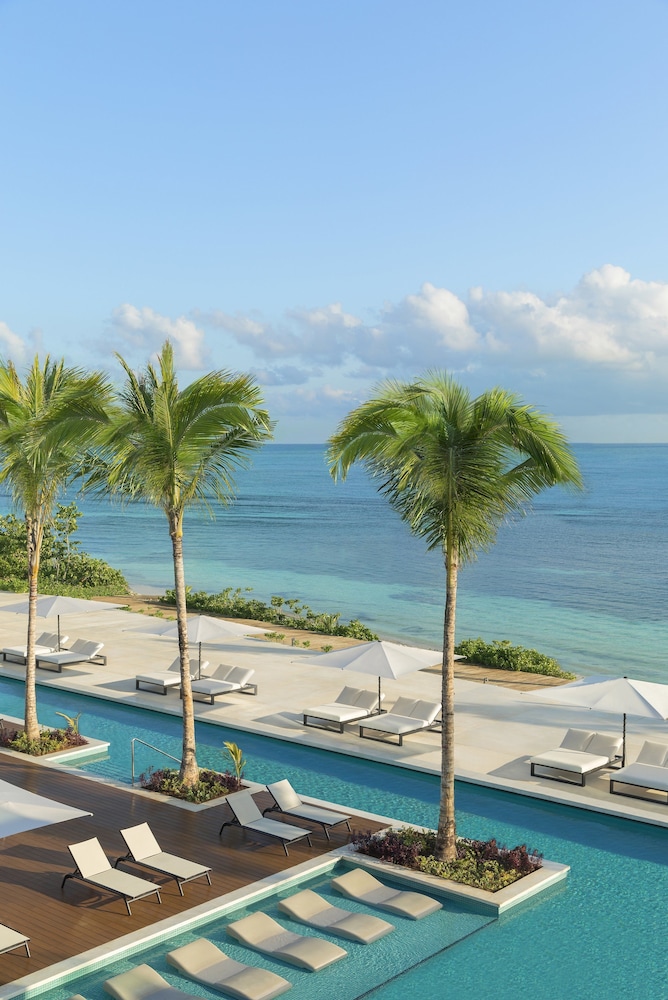 Excellence Oyster Bay - Adults Only All Inclusive — Swimming pool in Falmouth