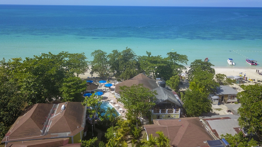 Merrils Beach Resort II — Beach in Negril