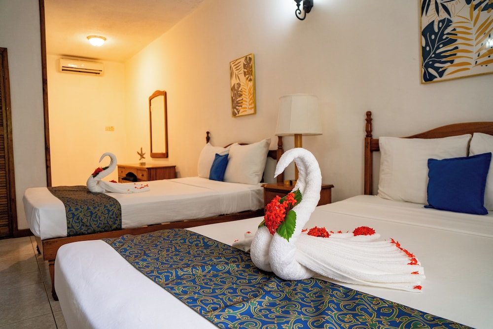 Merrils Beach Resort II — Hotel rooms in Negril