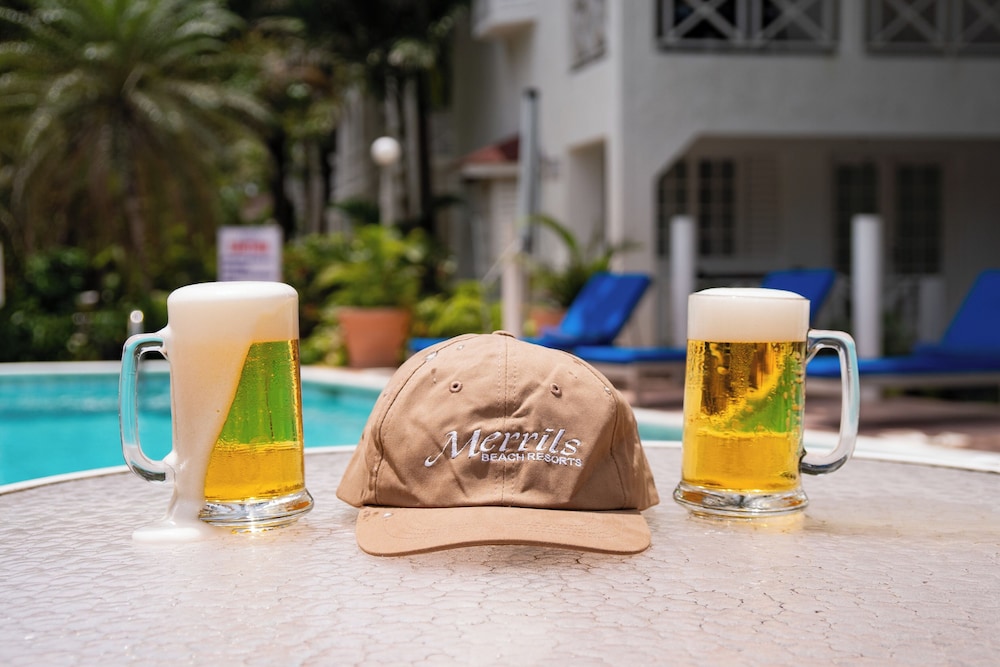 Merrils Beach Resort II — Swimming pool in Negril