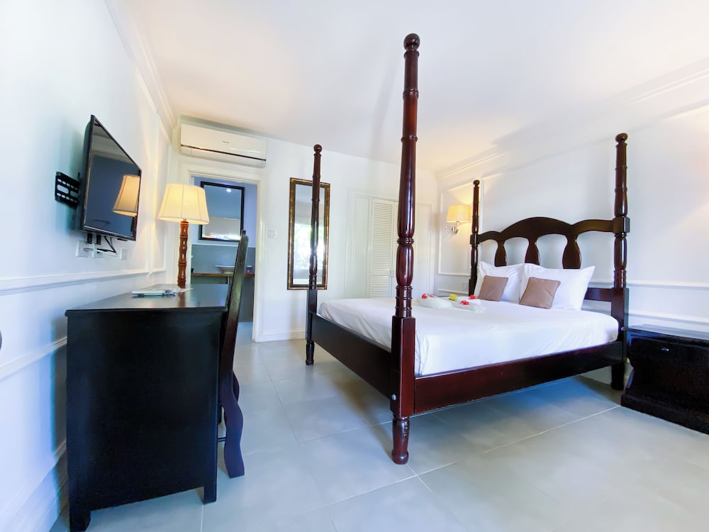 Merrils Beach Resort II — Hotel rooms in Negril