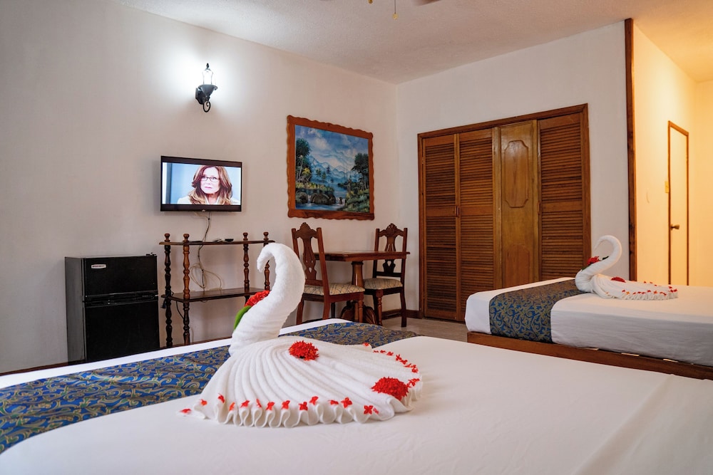 Merrils Beach Resort II — Hotel rooms in Negril