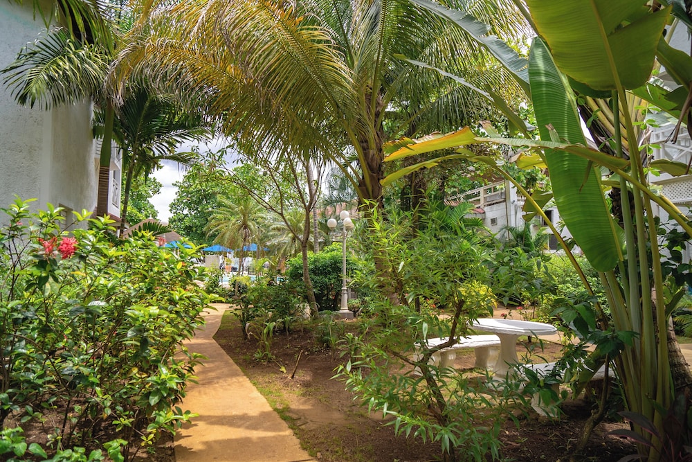 Merrils Beach Resort II — Sports & recreation in Negril