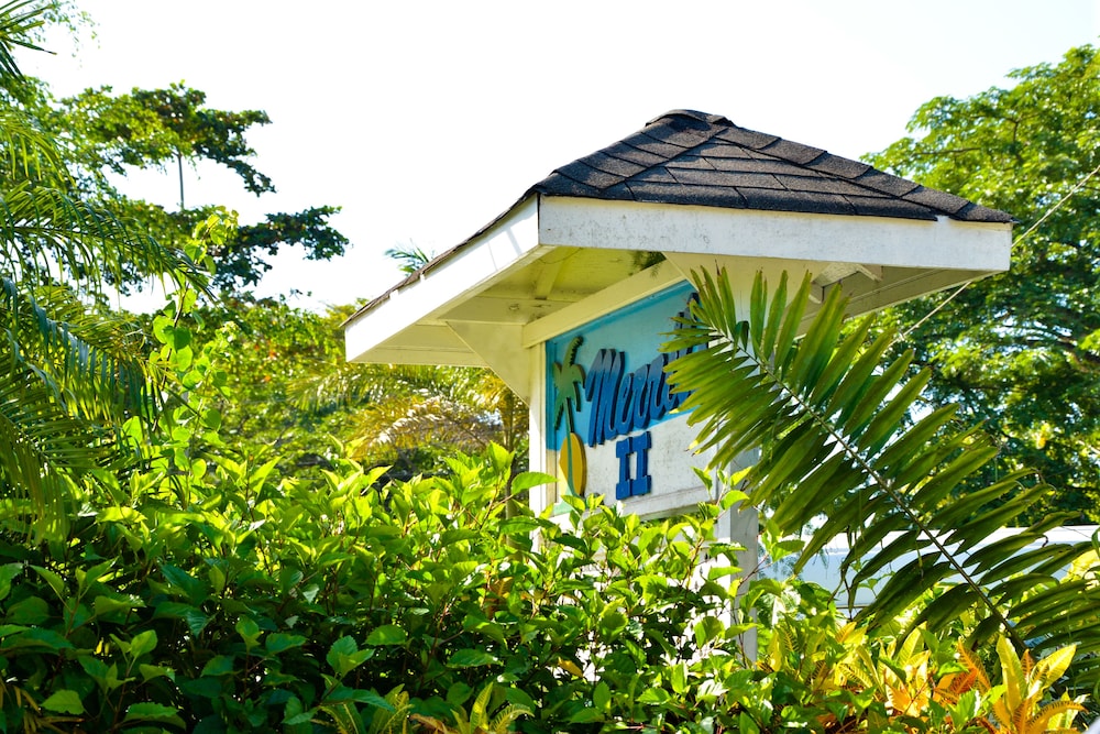 Merrils Beach Resort II — Attractions in the area in Negril