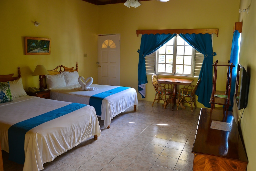 Merrils Beach Resort II — Hotel rooms in Negril