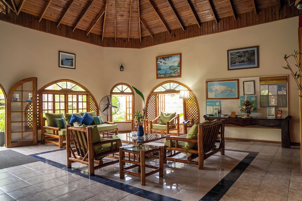Merrils Beach Resort II — Hotel building in Negril