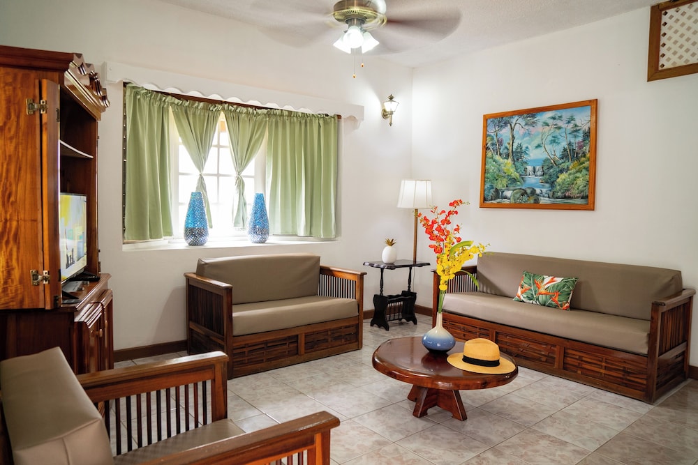Merrils Beach Resort II — Hotel rooms in Negril