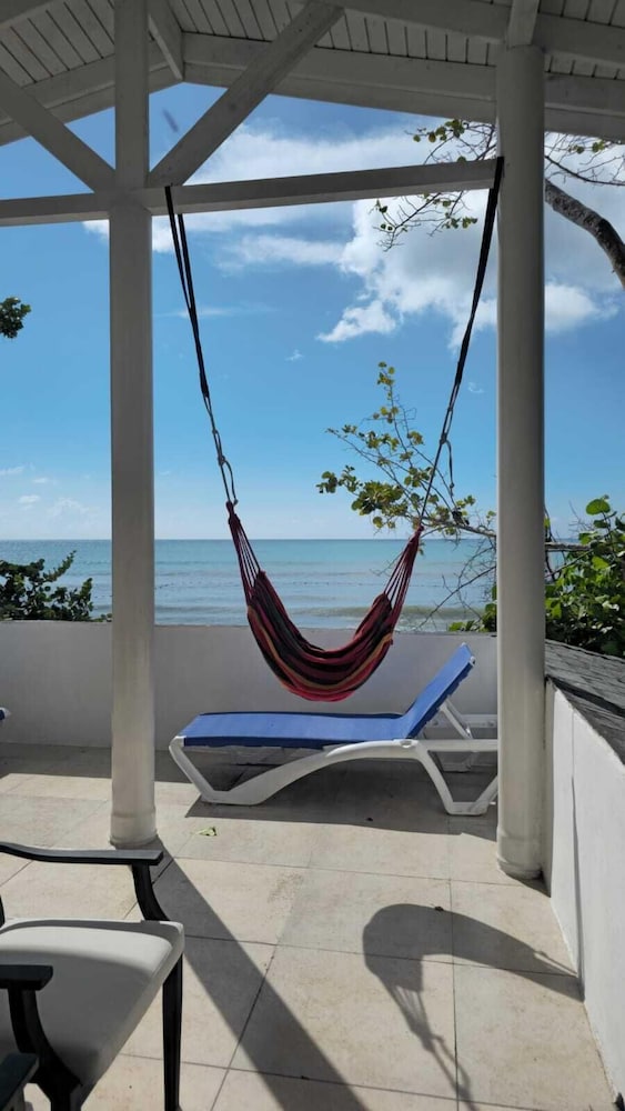 Merrils Beach Resort II — Beach in Negril